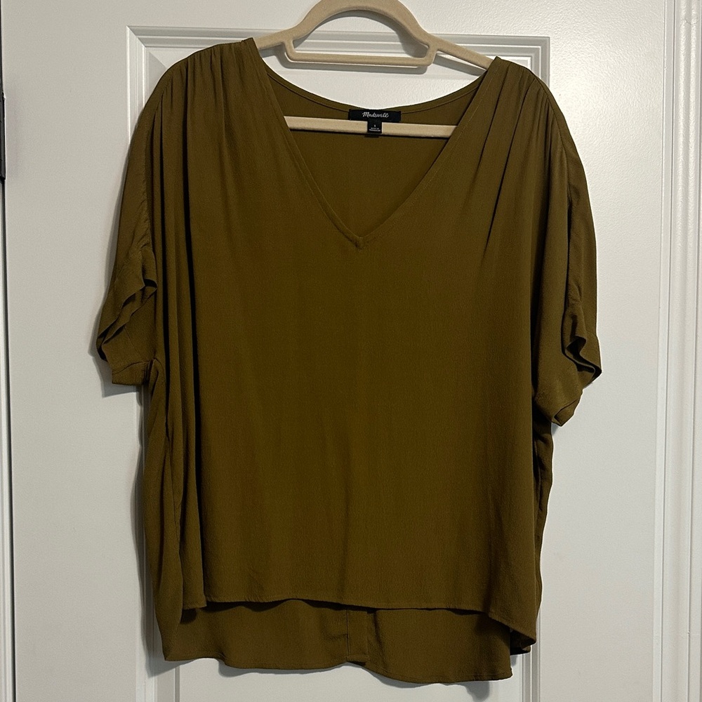 Madewell V-Neck Blouse in Olive Green